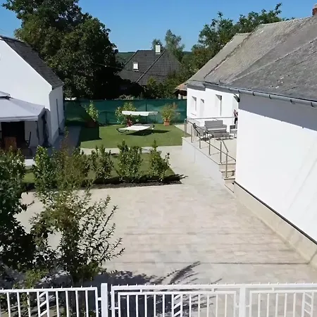 Varazsvilag Vendeghaz 게스트하우스 3*